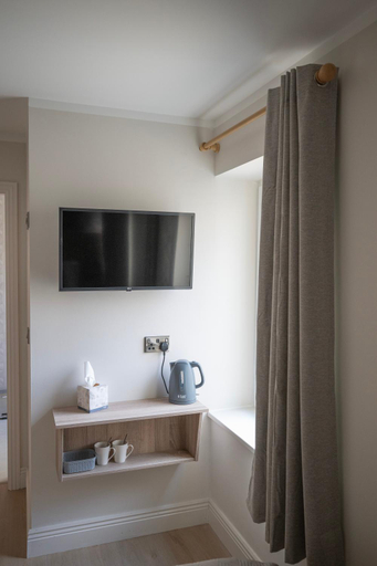 Others 5, Selskar Court Accommodation