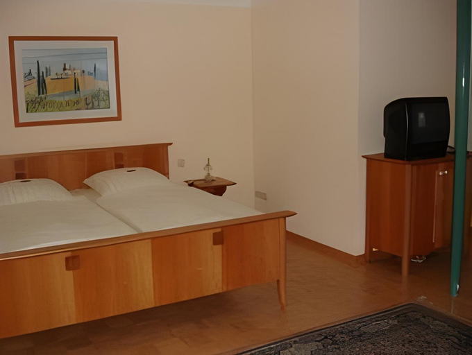 Bedroom 9