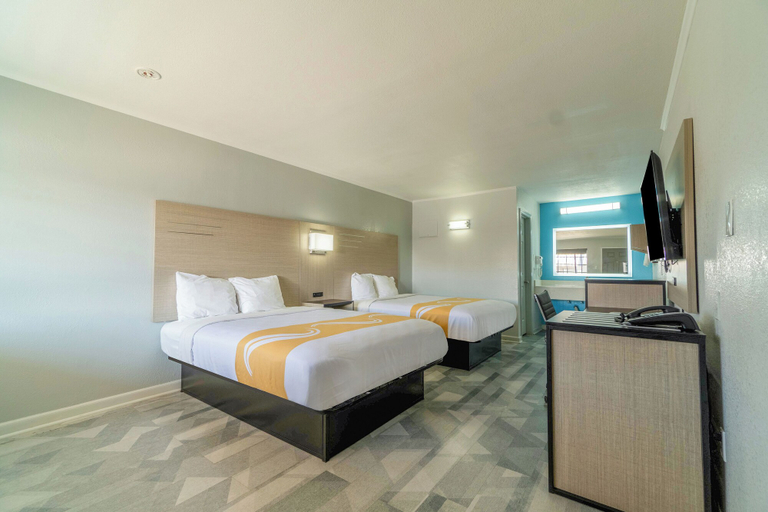 Bedroom 2, Pleasanton Executive Inn By OYO, Atascosa
