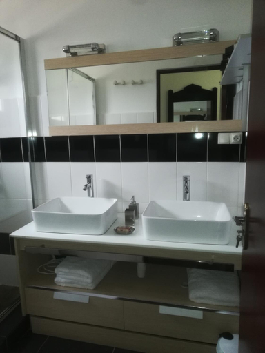 Bathroom 3, Residence La Tonnelle, Analamanga