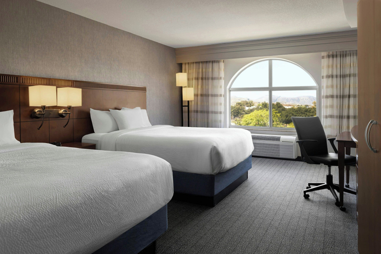 Bedroom 4, Courtyard by Marriott Ventura Simi Valley, Ventura