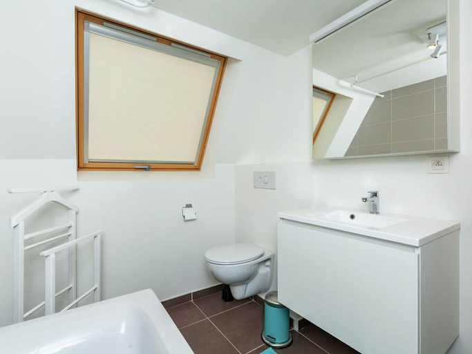 Bathroom 4, Adinkerke Holiday Home With Fenced Garden, West-Vlaanderen