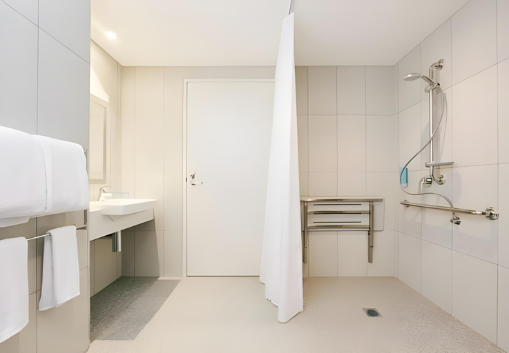 Bathroom 12