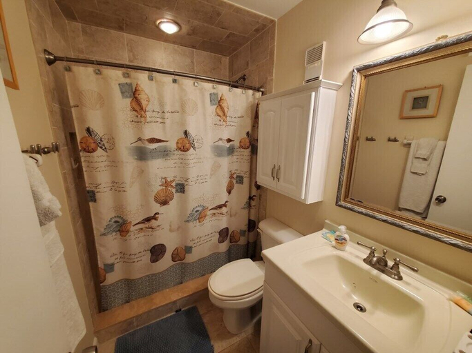 Bathroom 3, Summerhouse 251, Saint Johns