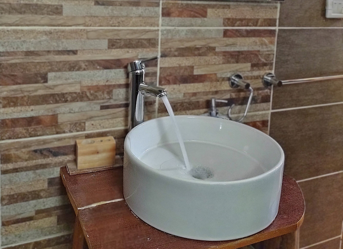 Bathroom 4, Mendoza Sol y Nieve, Las Heras