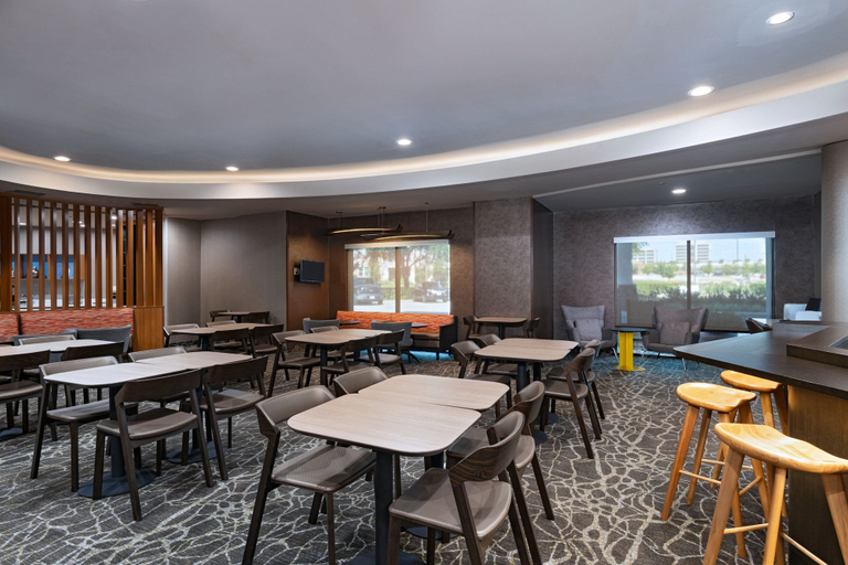 Food & Drinks 5, SpringHill Suites by Marriott DFW Airport East/Las Colinas, Irving