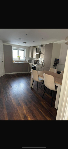 Others 4, Private Double Room In Three Bedroom Townhouse Shared with Live In Host, Wiltshire