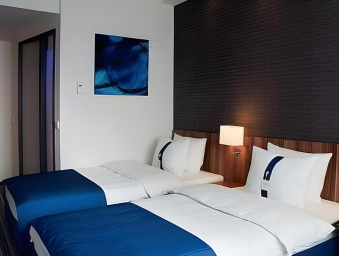 Bedroom 27