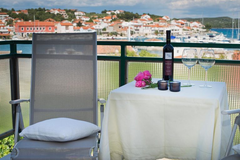 Others 4, Apartmani i sobe Josica, Tisno