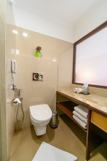 Bathroom 13