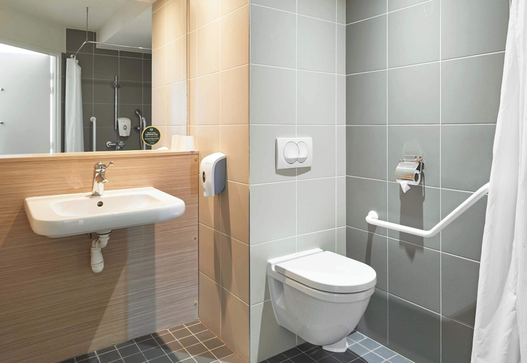 Bathroom 4, B&B HOTEL Saint-Witz Roissy, Val-d'Oise
