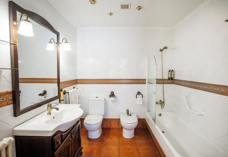 Bathroom 5, Hotel Conde Rodrigo II by eme hoteles, Salamanca