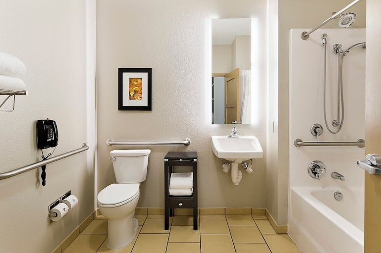 Bathroom 4, Clubhouse Hotel & Suites Pierre, Hughes