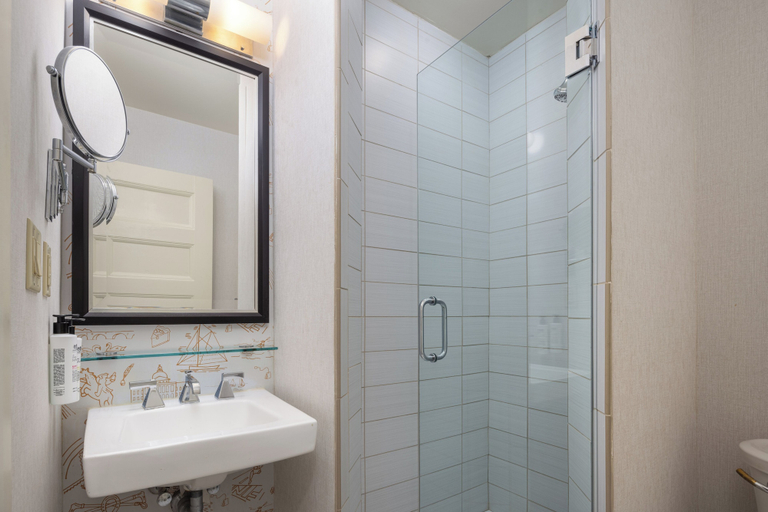 Bathroom 15