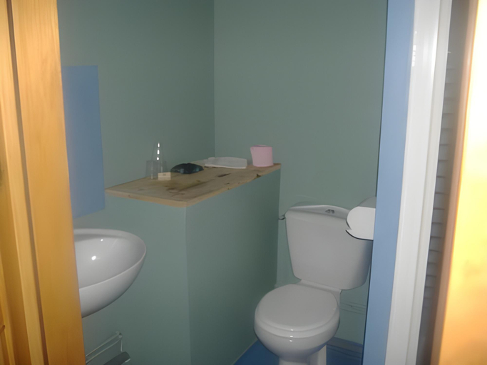 Bathroom 7
