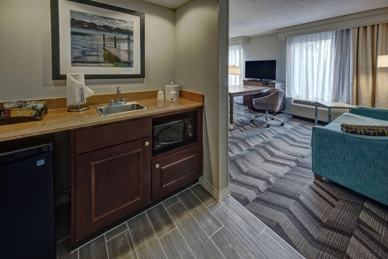 Bedroom 3, Hampton Inn & Suites Clermont, Lake