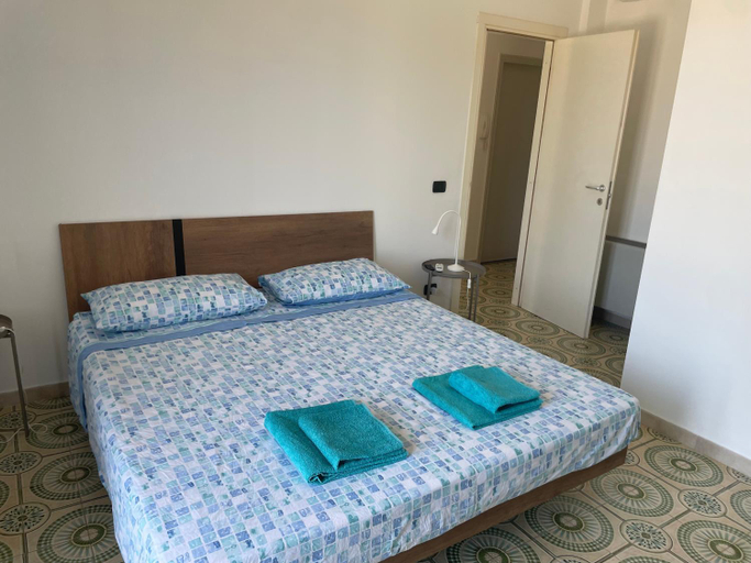 Bedroom 2, Trentatre Quarantatre, Bari