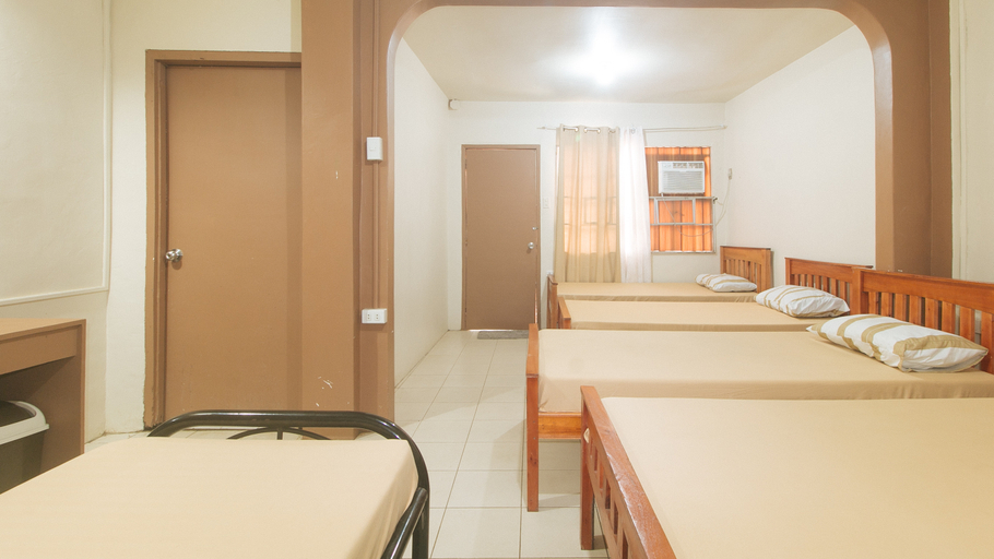 Bedroom 4, Kababayan Pensione House by RedDoorz, Iloilo City