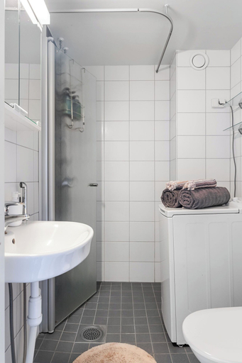 Bathroom 4, Bright 1BR Apartment next to the Beach, Päijänne Tavastia