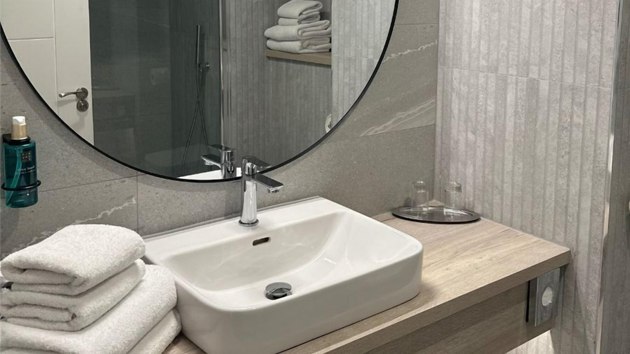Bathroom 5, Pillo Hotel & Leisure Club