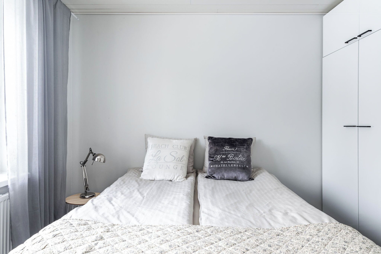 Bedroom 3, Bright 1BR Apartment next to the Beach, Päijänne Tavastia