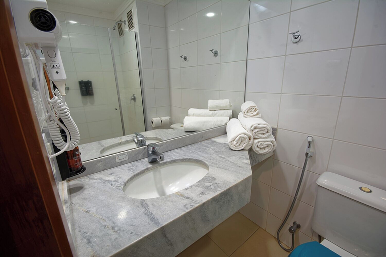 Bathroom 5, Golden Tower Express Araraquara by Fênix Hotéis, Araraquara