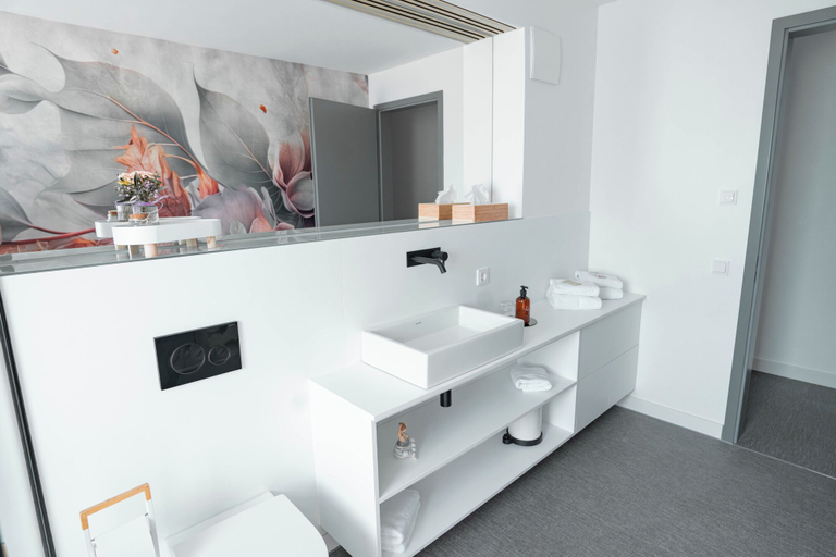 Bathroom 5, GreenLeaf Regensburg, Regensburg
