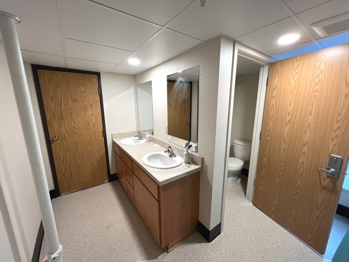 Bathroom 4, Counting Z's, Lane