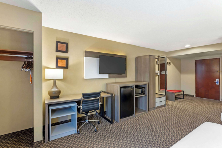 Bedroom 3, Comfort Inn & Suites Carneys Point Area, Salem