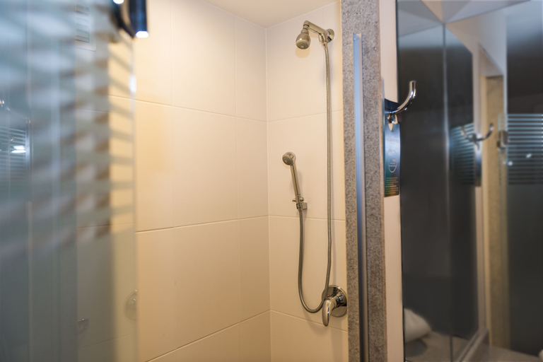 Bathroom 3, ibis budget RJ Praia de Botafogo, Rio de Janeiro