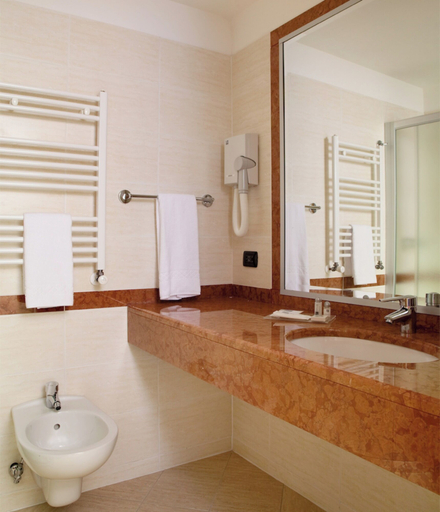 Bathroom 5, Hotel San Luigi, Torino