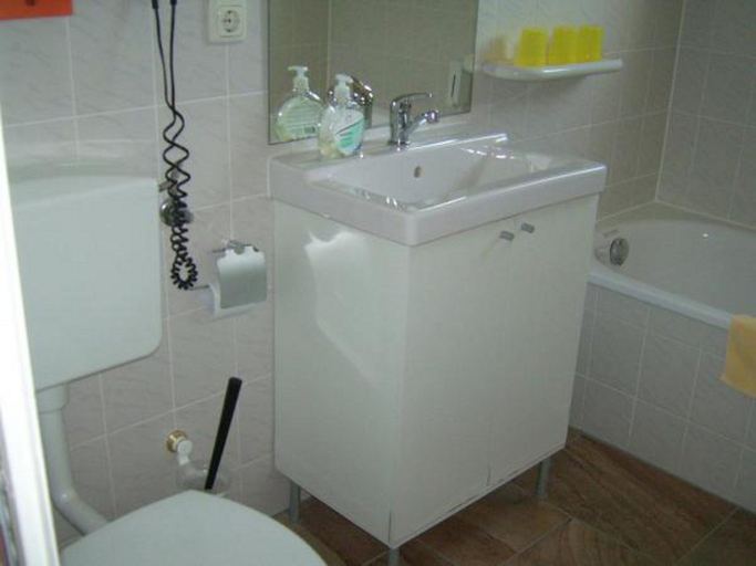 Bathroom 5, Hotel Sonne - Haus 1, Rheingau-Taunus-Kreis