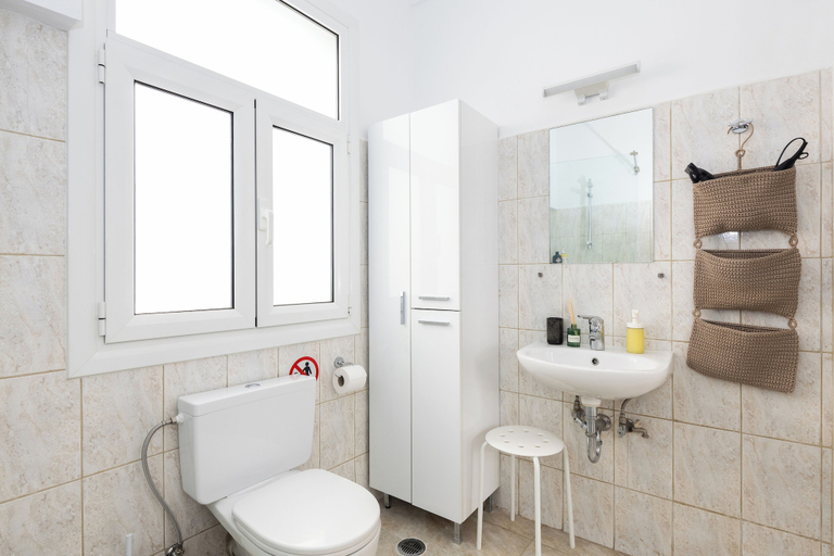 Bathroom 3, Apartments Historical Center, Attica