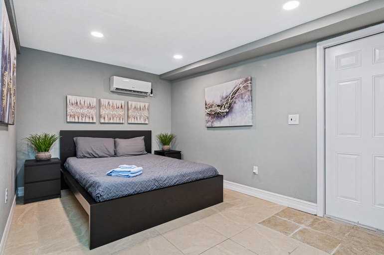 Others 2, Modern House in Clearwater with access to a Shared Swimming Pool, Pinellas
