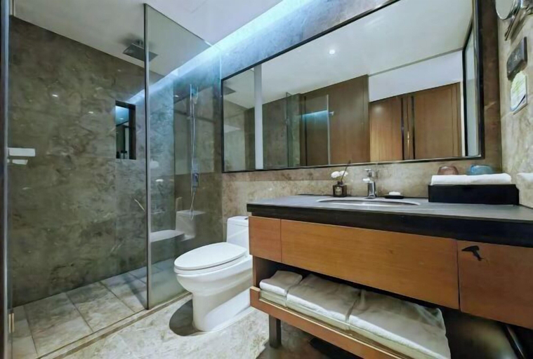 Bathroom 11