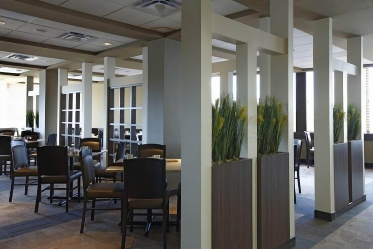 Food & Drinks 5, Viscount Gort Hotel, Division No. 11