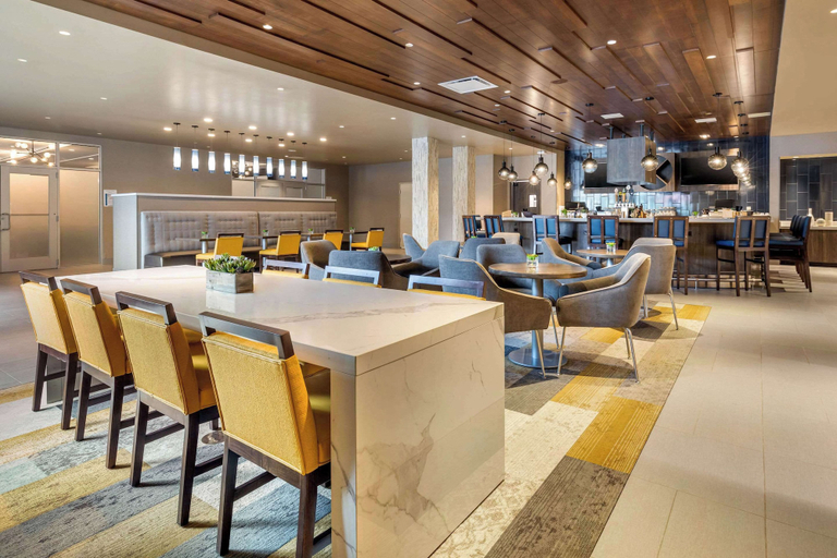 Food & Drinks 5, Cambria Hotel Milwaukee Downtown, Milwaukee