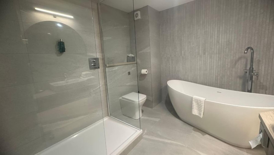 Bathroom 5, Pillo Hotel & Leisure Club