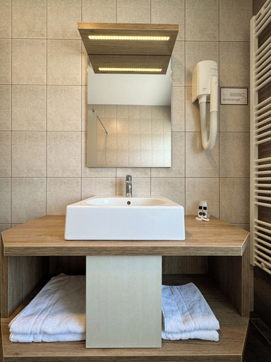 Bathroom 4, Hiša Aleš, Kranj