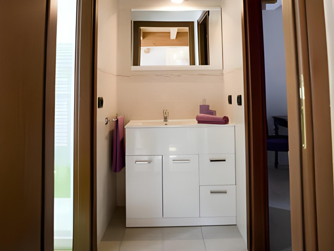 Bathroom 7