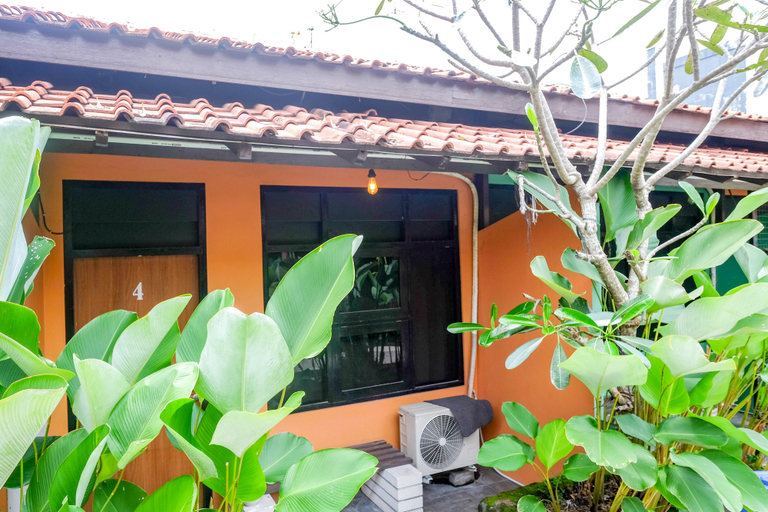 Exterior & Views 2, RedDoorz near Lotte Mart Maguwoharjo Yogyakarta, Sleman