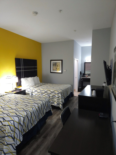 Bedroom 4, Executive Inn and Suites Tyler, Smith