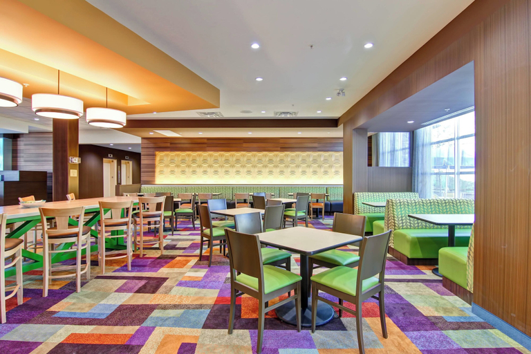 Food & Drinks 5, Fairfield Inn and Suites by Marriott Kamloops, Thompson-Nicola