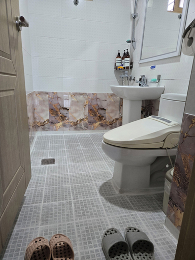 Bathroom 4, A day in Geoje Pension, Geoje