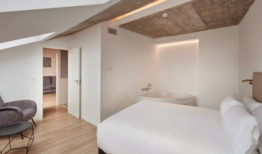Bedroom 4, Sercotel Granada Suites, Granada