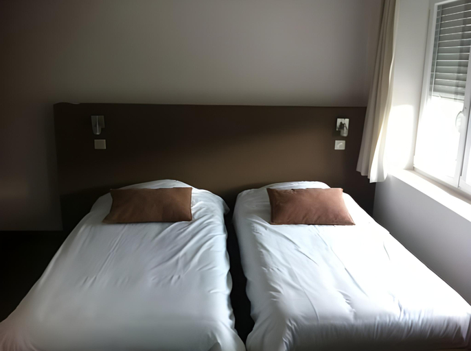 Bedroom 13