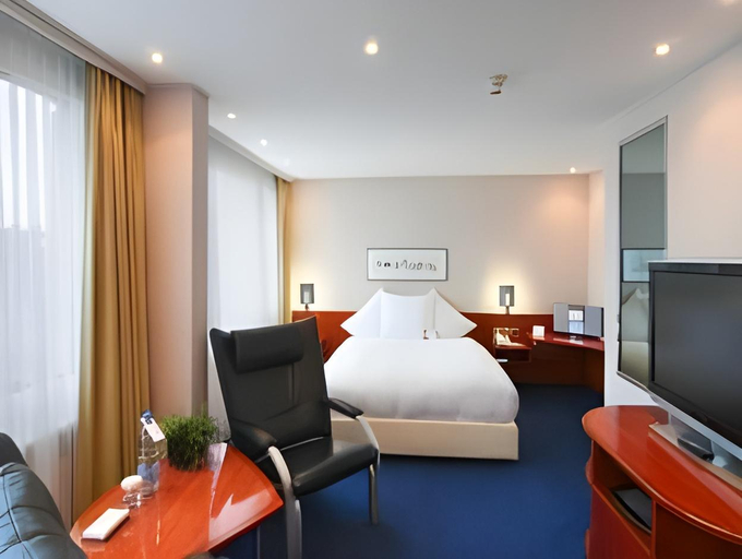 Bedroom 8