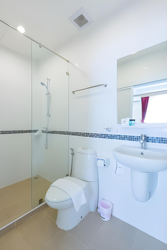 Bathroom 7