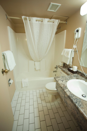 Bathroom 3, Westlock Inn and Conference Centre, Division No. 13