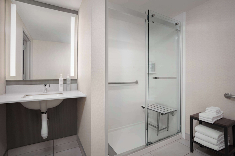 Bathroom 13